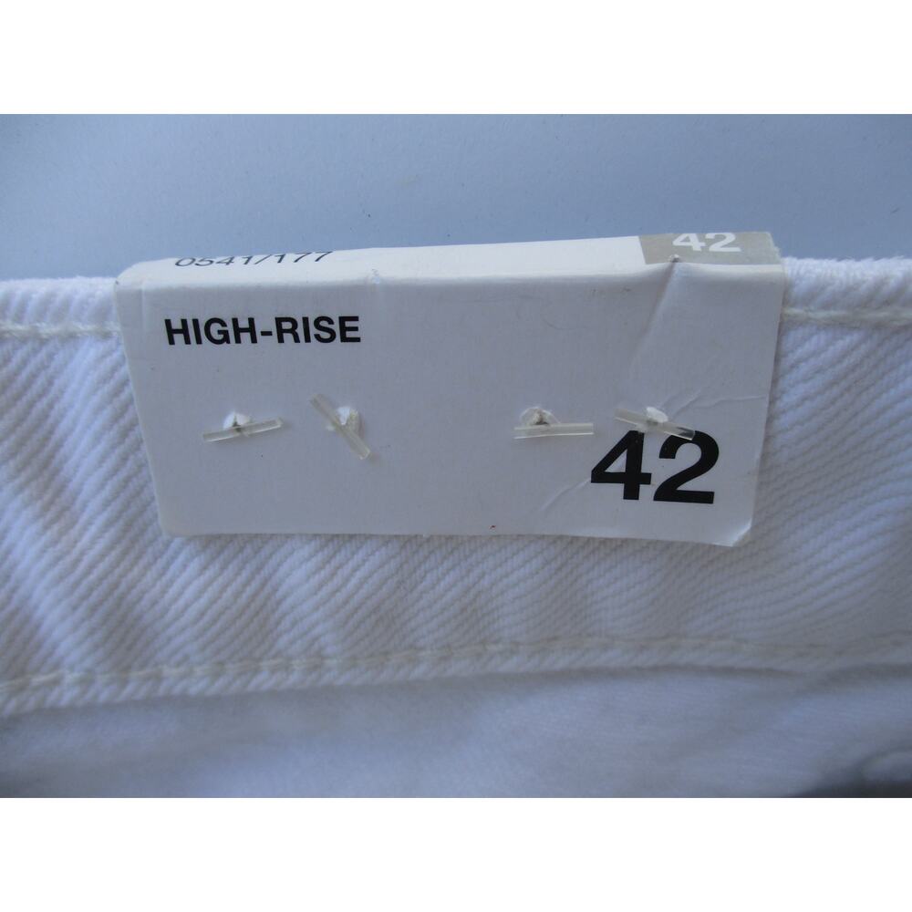 Nwt ZARA White High Waisted Rigid Mom Fit Shorts Women's Size 10 - Picture 7 of 8
